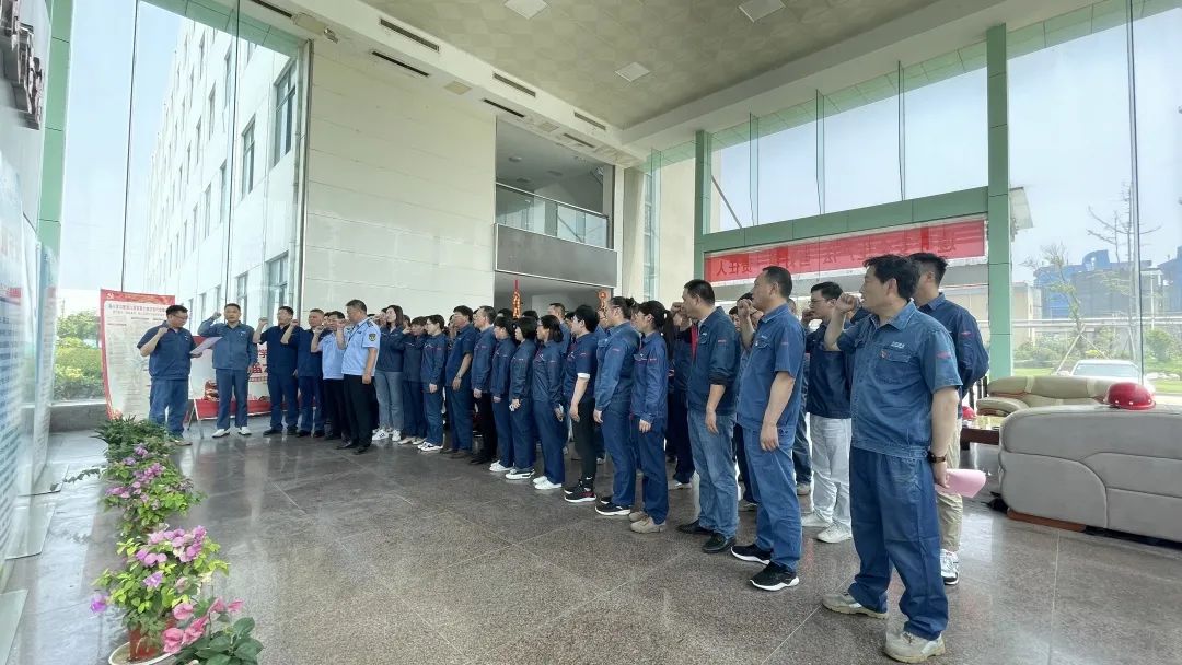 安全生產月|瑞洪、礦業(yè)公司:筑牢安全穩(wěn)定“防火墻” 扛穩(wěn)安全生產“責任旗” 安全生產月|瑞洪、礦業(yè)公司:筑牢安全穩(wěn)定“防火墻” 扛穩(wěn)安全生產“責任旗”