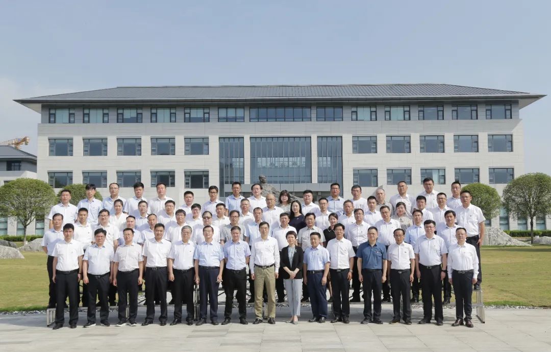 蘇鹽集團“迎接二十大 勇擔新使命”主題教育培訓班(第一期)正式開班 蘇鹽集團“迎接二十大 勇擔新使命”主題教育培訓班(第一期)正式開班