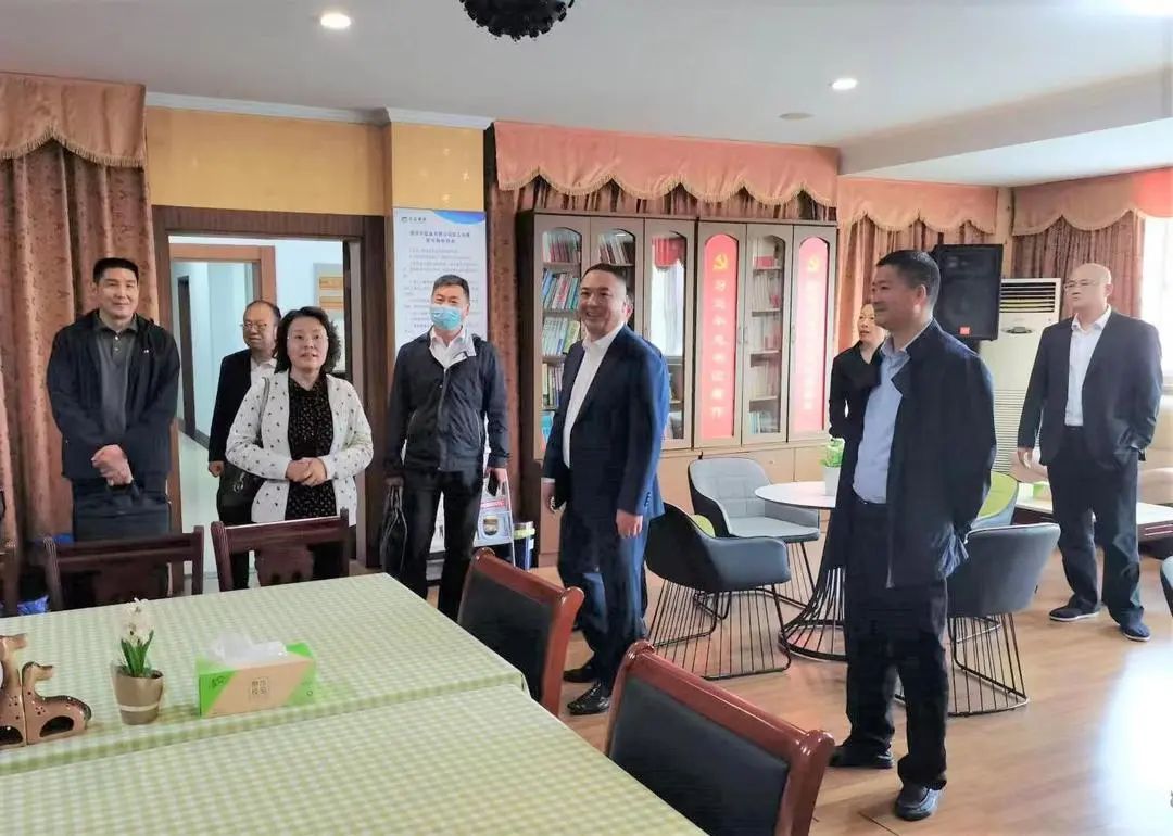 省部屬企事業工會來蘇鹽集團調研指導職代會制度規范化建設及作用發揮情況